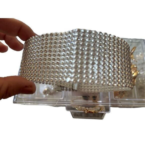 Jewelry  - Picture 9 of 16